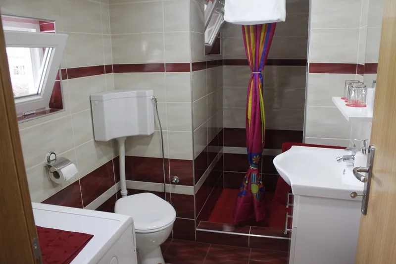 Uređena kupaonica Apartmana 1